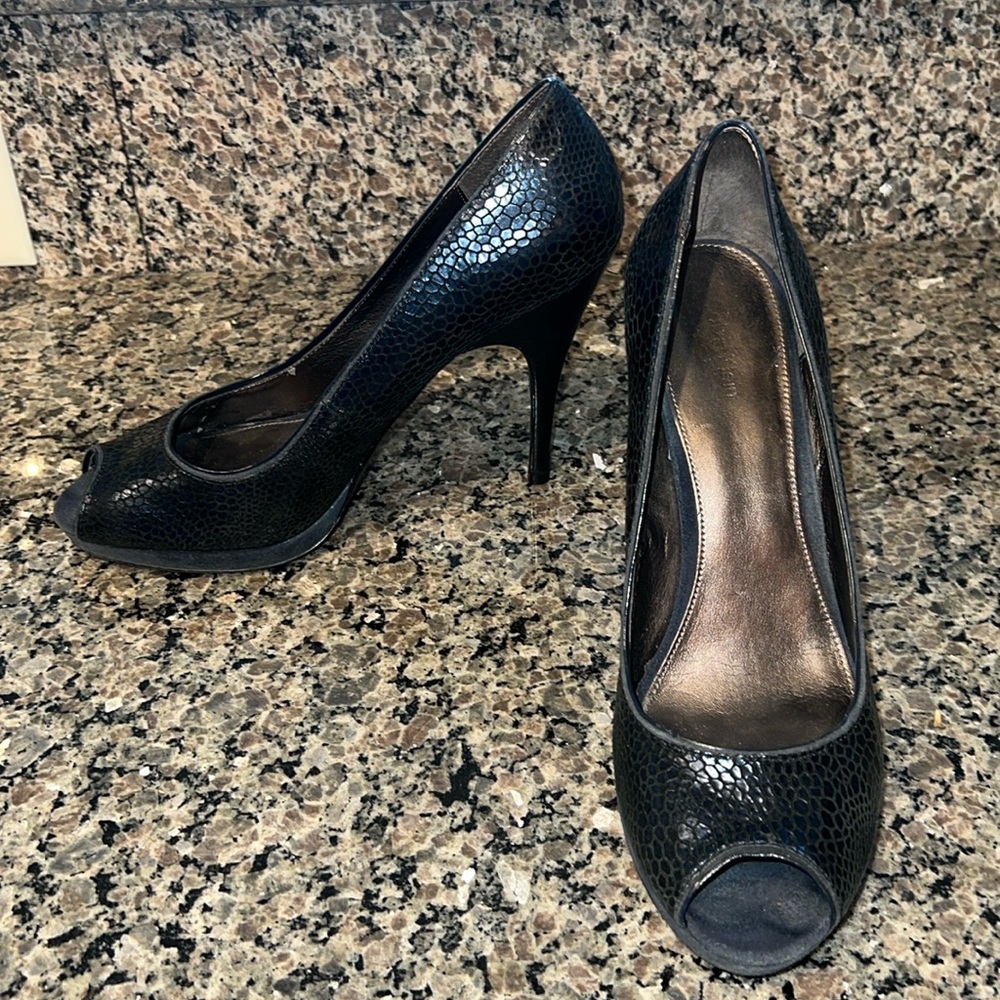 CALVIN KLEIN Navy Blue Metallic Peep Toe Heels - Size 11